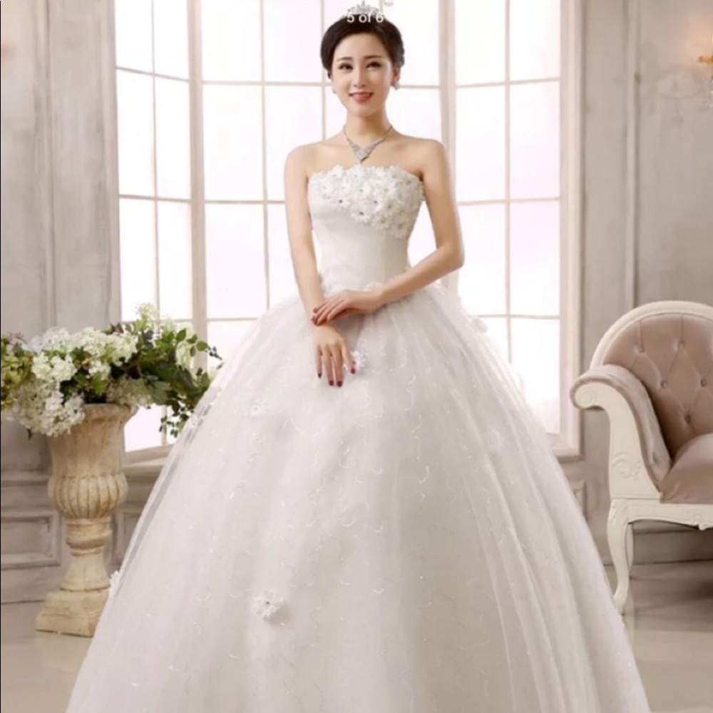 NWT beautiful princess style wedding dress